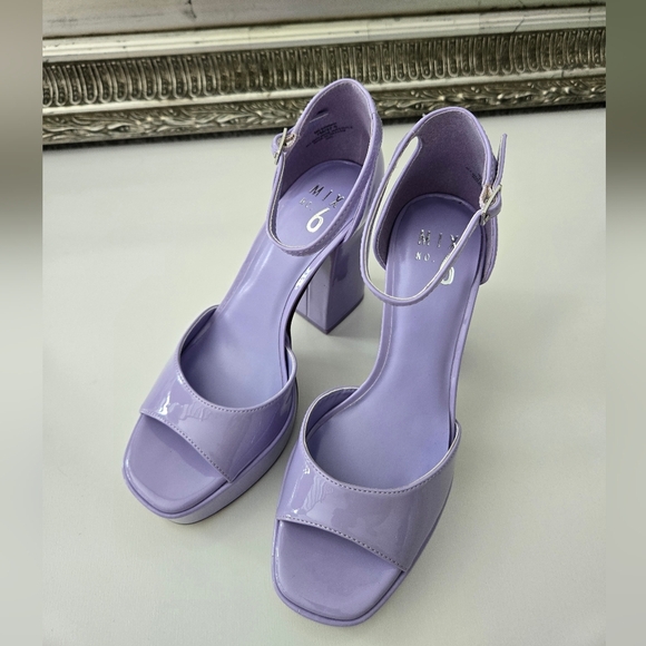 Mix No. 6 Sammir Platform Sandal. Patent Leather in Lavander. Size 7. New.Add - Picture 2 of 6